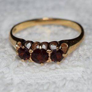 Garnet Ring in Gold